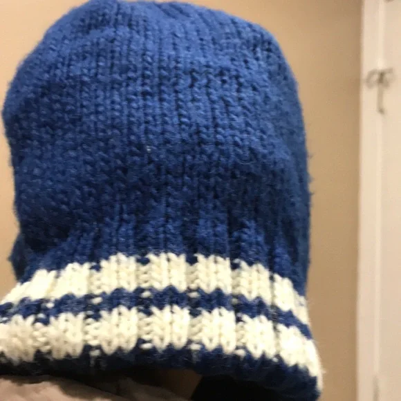 Toronto Maple Leafs hat - Picture 3 of 7